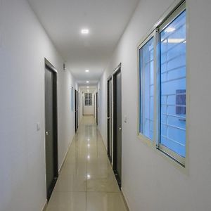 Hotel O Varcity Phi Premium Pavilion ,Above Hdfc Bank ,Near Anjaneya Temple Madiwala, Hosur Main R
